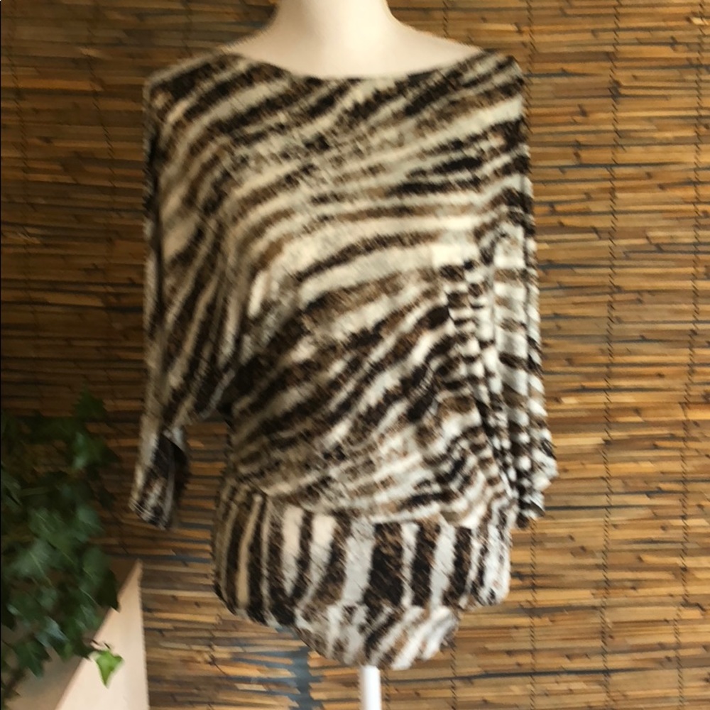 Asymmetrical tunic in soft knit